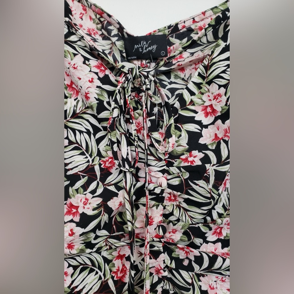 Milk & Honey NWT Chic Floral Cropped Shirt Blouse in Black and Pink Size Large - Picture 3 of 9